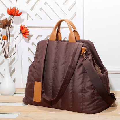 Lightweight Waterproof Pet Carrier Handbag for Dogs and Cats - Stylish Portable Accessory