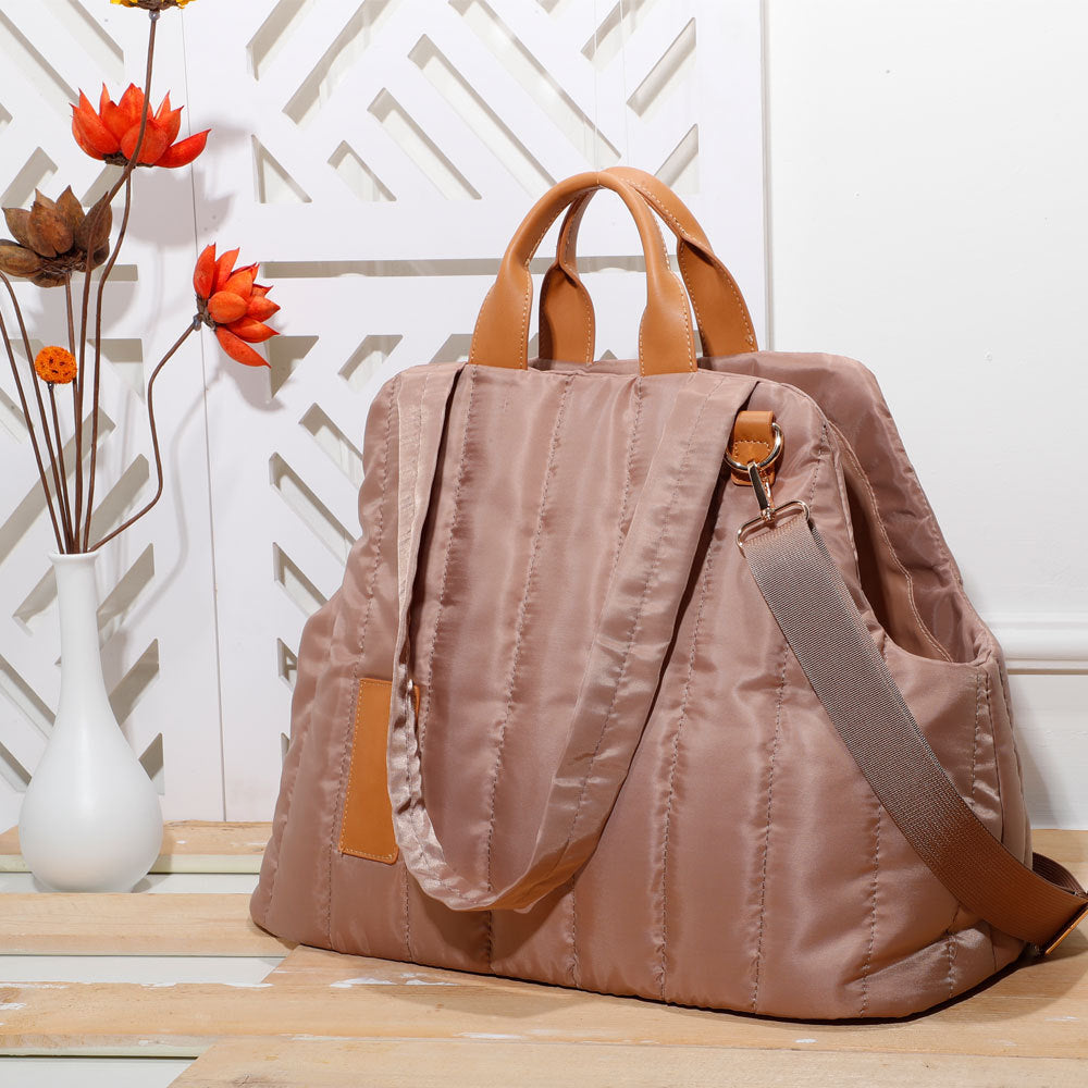 Lightweight Waterproof Pet Carrier Handbag for Dogs and Cats - Stylish Portable Accessory